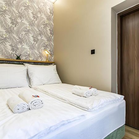Oasis Apartment On The Broadway With Ac Budapeszt Zewnętrze zdjęcie