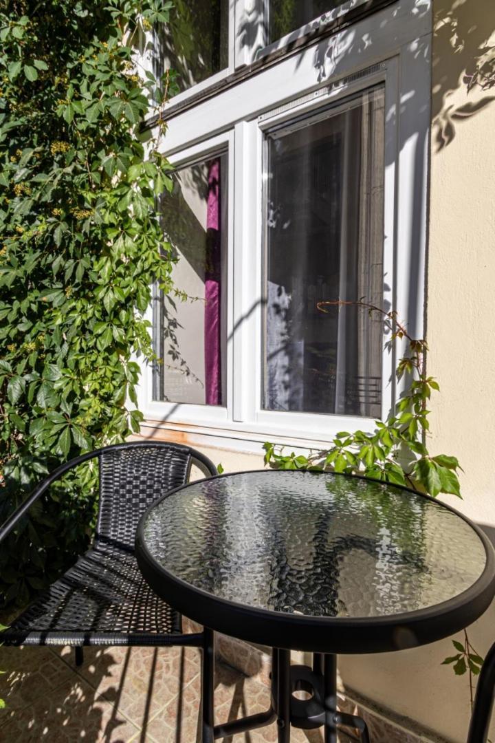 Oasis Apartment On The Broadway With Ac Budapeszt Zewnętrze zdjęcie